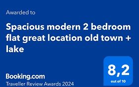 Spacious Modern 2 Bedroom Flat Great Location Old Town + Lake